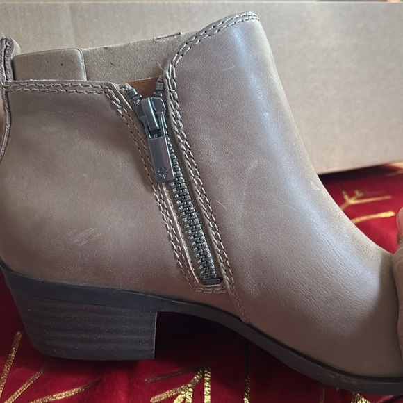 NWB… ankle boot - Picture 3 of 6